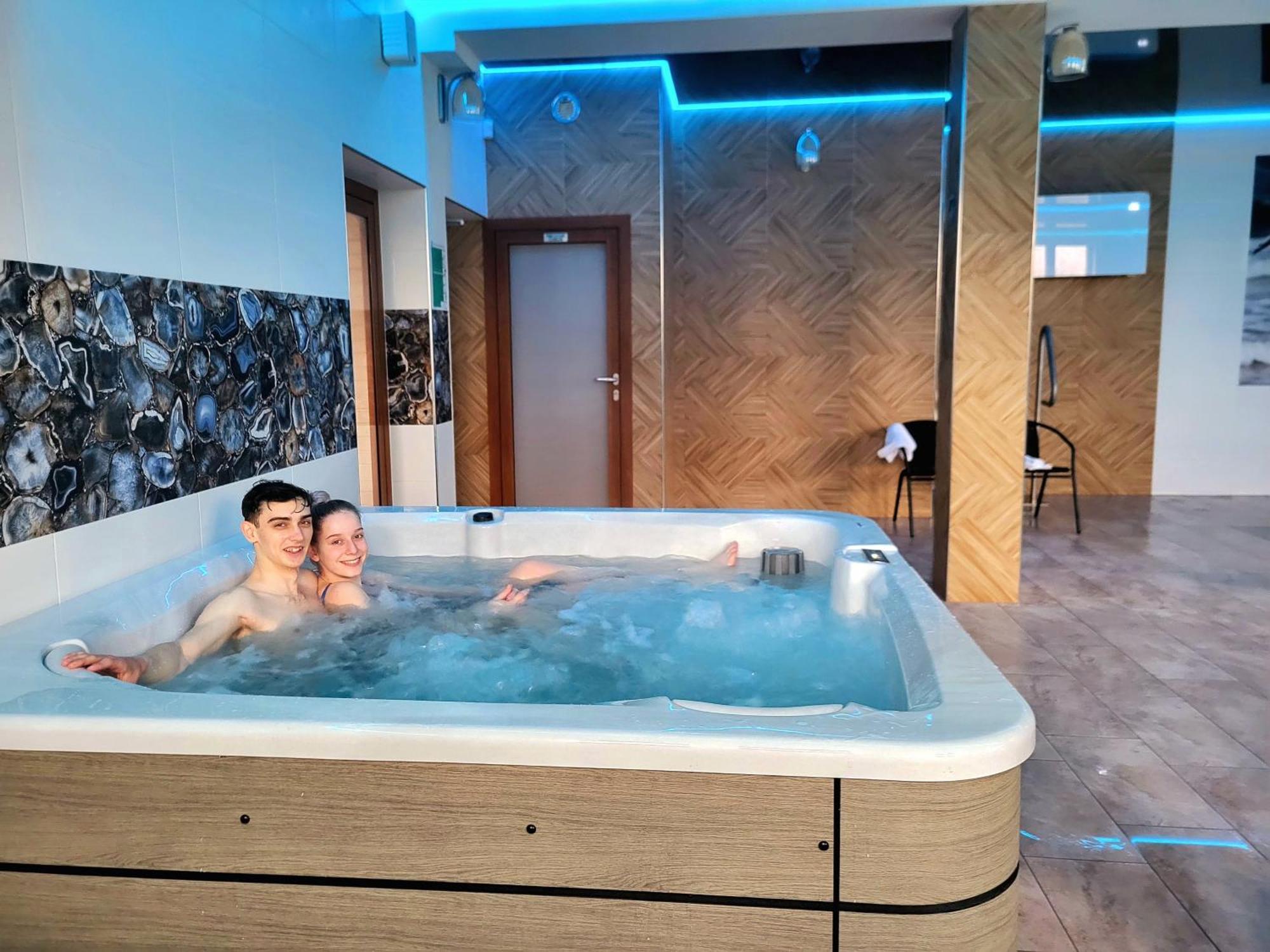 Appartamento Dom Jastrzebia Z Basenem I Jacuzzi Jastrzębia Góra Esterno foto